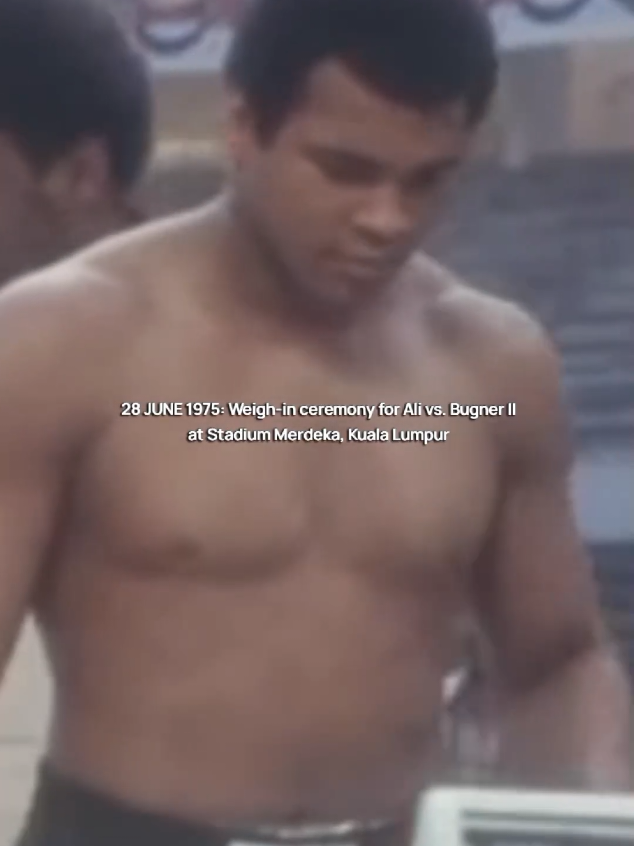 “I'd have been the world's greatest at whatever I did. If I were a garbageman, I'd be the world's greatest garbageman! I'd pick up more garbage and faster than anyone has ever seen.” 🎥Source: British Pathé #muhammadali #champion #boxing #greatestofalltime #throwback 