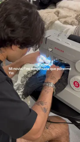 Haciéndole ropa a mi novia/Ya vieron el resultado?? :) #stylingmygirlfriend #sewing #novia #couplegoals #novios 