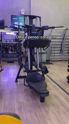 Só quem se arrisca merece viver o extraordinário #legpress #gymrat #gym #gymhumor #fyp 