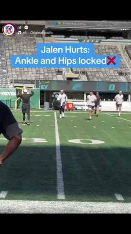 Jalen Hurts powerlifting isn’t ideal for his gate #philadelphiaeagles #goata