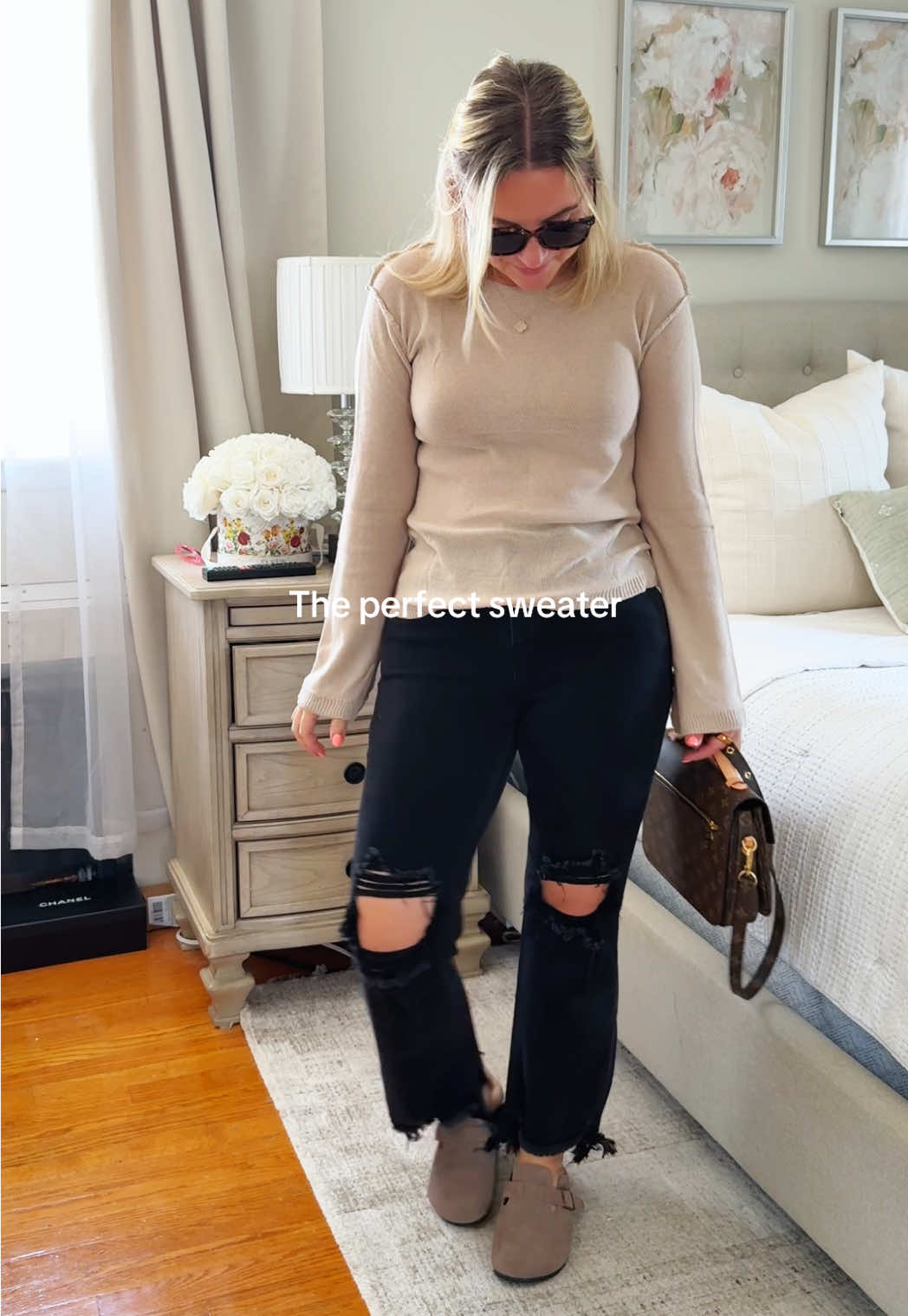 Was not expecting to live this as much as I do!! The cutest lightweight sweater!  #sweater #fallfashion #falloutfits #style #OOTD 