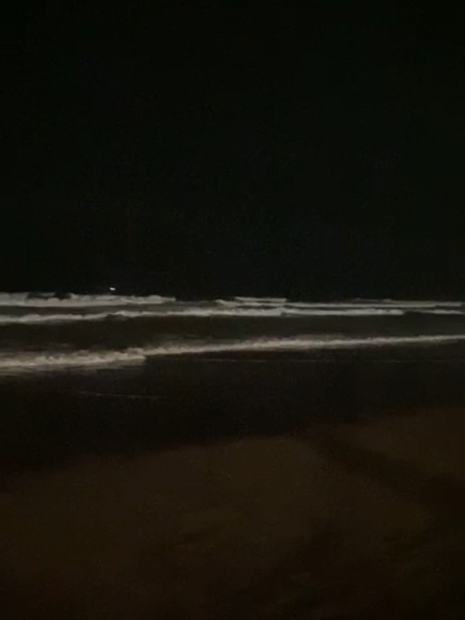 البحر في الليل غير.. 🌊 #beach #casablanca #fyp #night