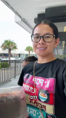 I came for steak, I got a cake! lol #momlife #businessowner #minivlog #mamalanlan 