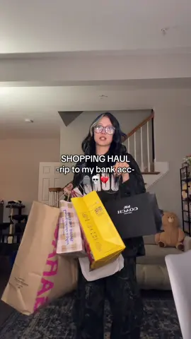 i meant wristlet for lulu 😔 #fyp #grwm #xyzbca #haul #shopping #shoppinghaul #OOTD 
