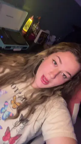 please stay for the whole vid to help me out mwah here is a little bit about me! #aboutme #streamer #contentcreator #smallstreamer #GamerGirl 