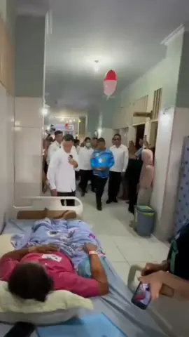 Jumat, 22 Agustus 2025) Wapres Gibran menemui pasien yang menjadi korban gempa bumi di Poso. #poso #gibran #gibranrakabuming 
