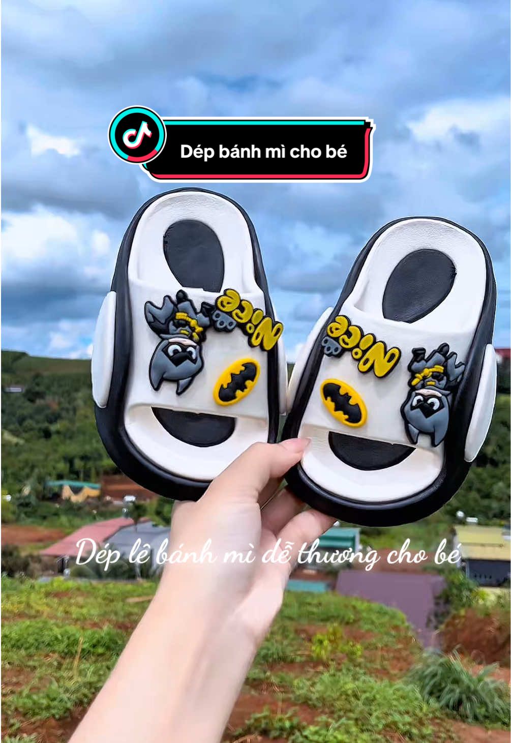 Dép bánh mì gắn sticker hoạt hinh batman spiderman cho bé #depbetrai #depchobe #lonashop 