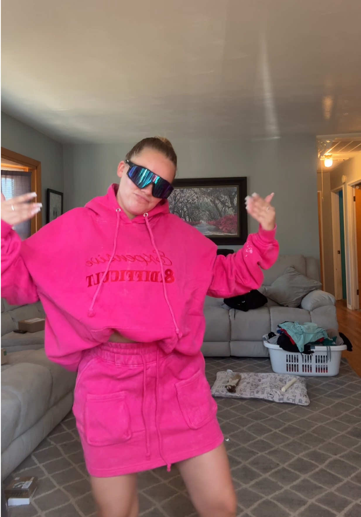 me after getting this fashion nova set that says “expensive & difficult” @Fashion Nova #fashionnova #twopieceset #expensiveanddifficult #hoodie #skirtset 