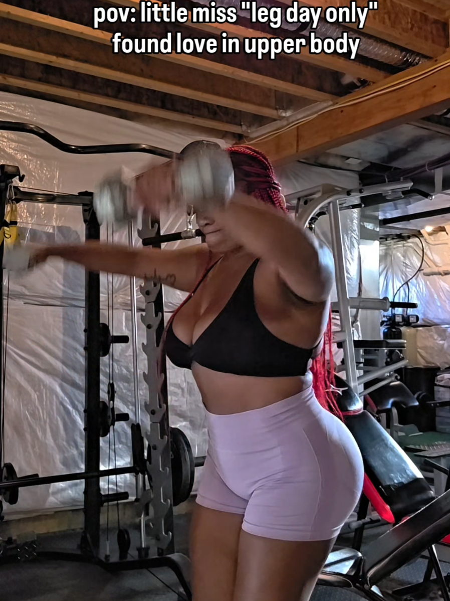 Little Miss Leg Day only is building her upper body 💪🏽✨️ but balance is the secret to that hourglass look. Training legs + upper body together keeps your shape proportioned, strong, and snatched 💕⌛️ #HourglassGoals #BalancedTraining #UpperAndLower #FullBodyFitness #SymmetryStrong