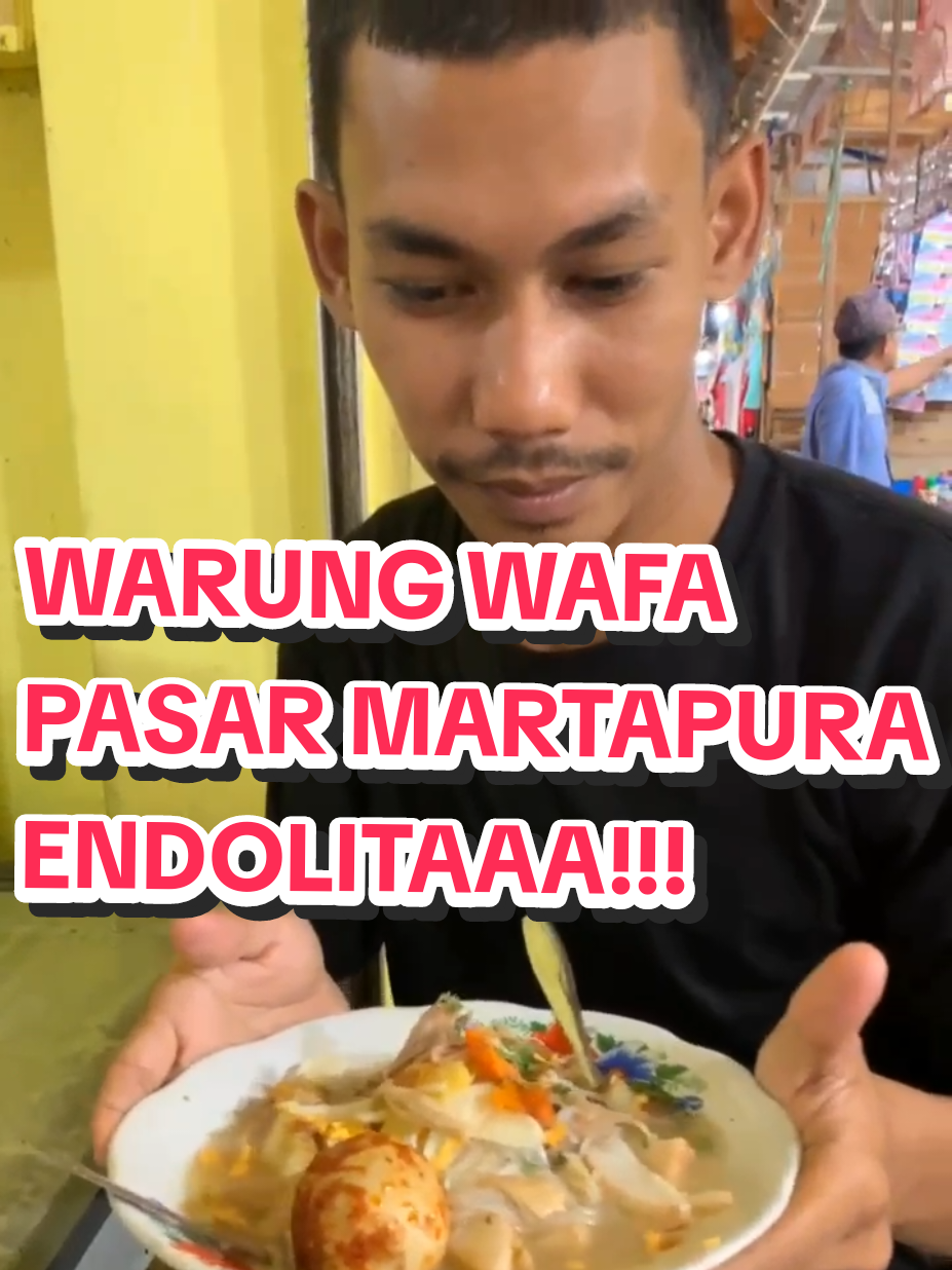 Ada yang tau gak nih dengan warung yang satu ini, lokasinya di pasar Martapura yah! salah satu warung yang rekomen buat kalian nih! #martapura #pasarmartapura #enak #sakakuliner #fyp 