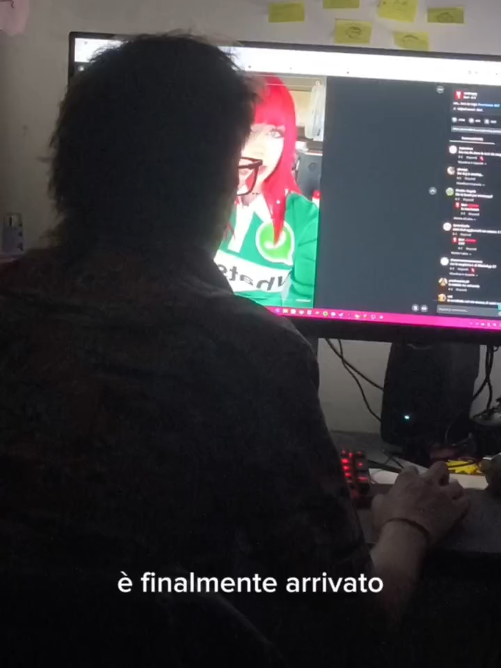 Simulazione fan di Mart (con la partecipazione non richiesta di @.csckenny @iaml0ry e @tuff.ema #mango #vntropy #unemployed #twin #lowkey #ragebait #prettyprivilege