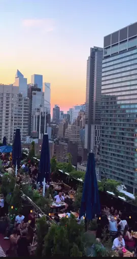 dunya ki perwa kre kon #ozee1010 #foryou #viralvideo #trending #care  New York city view 🧿💎🇺🇸