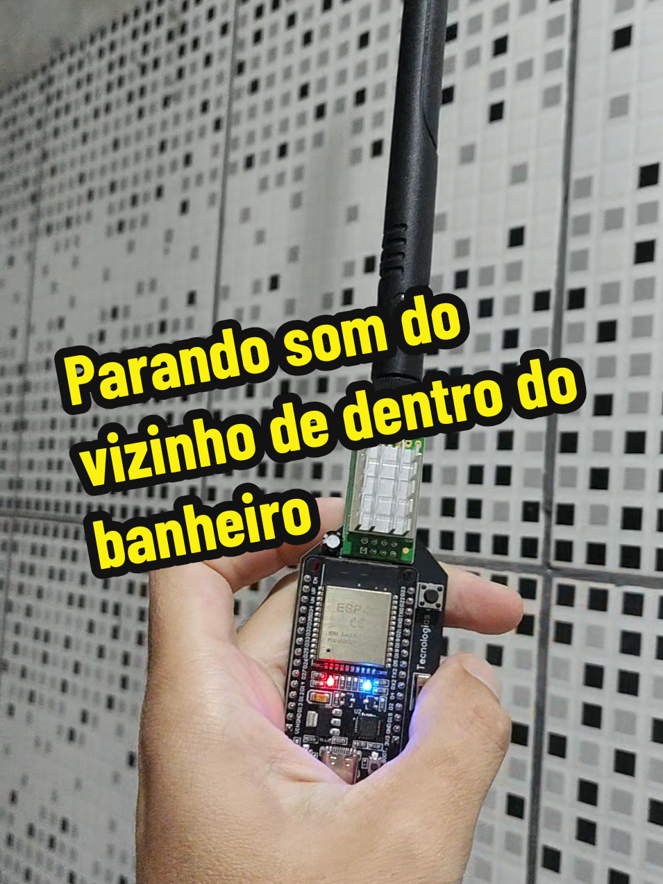 Parando som do vizinho de dentro do banheiro 🔇 #bloqueador #som #jammer #barulho #vizinho 