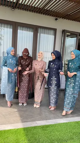 #kebayajanggan #kebayawisuda #promomakangajian 