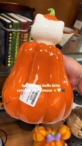 the new pumpkin ceramic is huge! 🎃 #hellokitty #viralvideo #foryoupage #hellokittyfinds #hellokittyhalloween 