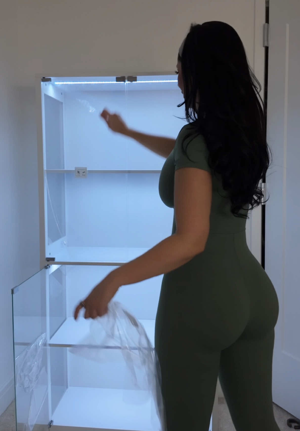 Built my Labubus a luxury penthouse ✨ Display case is linked 🛍️ #labubu #displaycase #tiktokshopcreatorpicks #tiktokshopdeals #roomdecor 