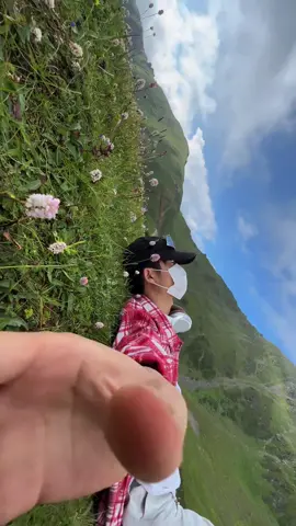 Chàng trai mặc áo hồng 🩷 #fyp #xuhuong #Hiking #trekking #camping 