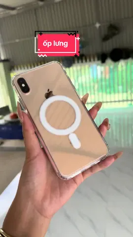 Ốp lưng từ tính chống sốc , chống ố vàng , quay cam thường như này nhìn bóng với nét ghê #xh #fyp #oplung #phukiendienthoai #viral 