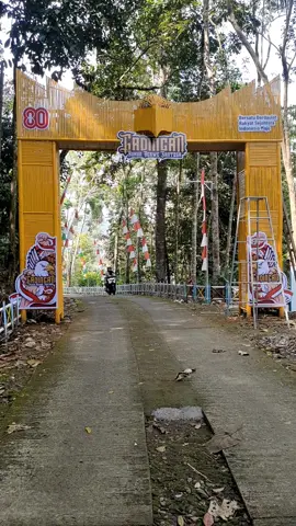 GAPURA BAMBU KREASI DUSUN GADINGAN - GUYUB RUKUN AGAWE SANTOSA  #wonsobo24jam  #wonosobohits  #hutri80indonesia🇮🇩 #gapurakreatif #gapurabambu 