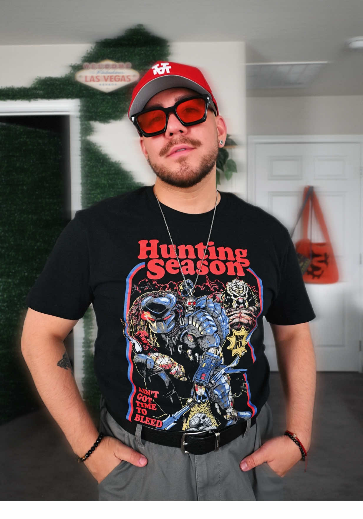 Tucked in or left out what do you think 👕🤔 Picked up this shirt from @hottopicofficial and I’m loving it because I grew up on the Predator movies 👽🔥 Link is in my bio if you want to grab one too 💥 #Predator #HotTopicStyle #OOTD #StreetwearVibes #GeekStyle   