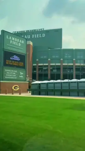 @Green Bay Packers #football #lambeaufield #gopackgo #packerbackerz #letsgo 