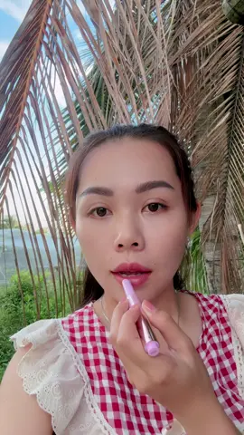 Đàn bà con gái mà để cho cái môi thâm xì khô nhăn là có lỗi với bản thân dữ lắm. #sonduongmoi #sonduongcomau  #APHYDY 