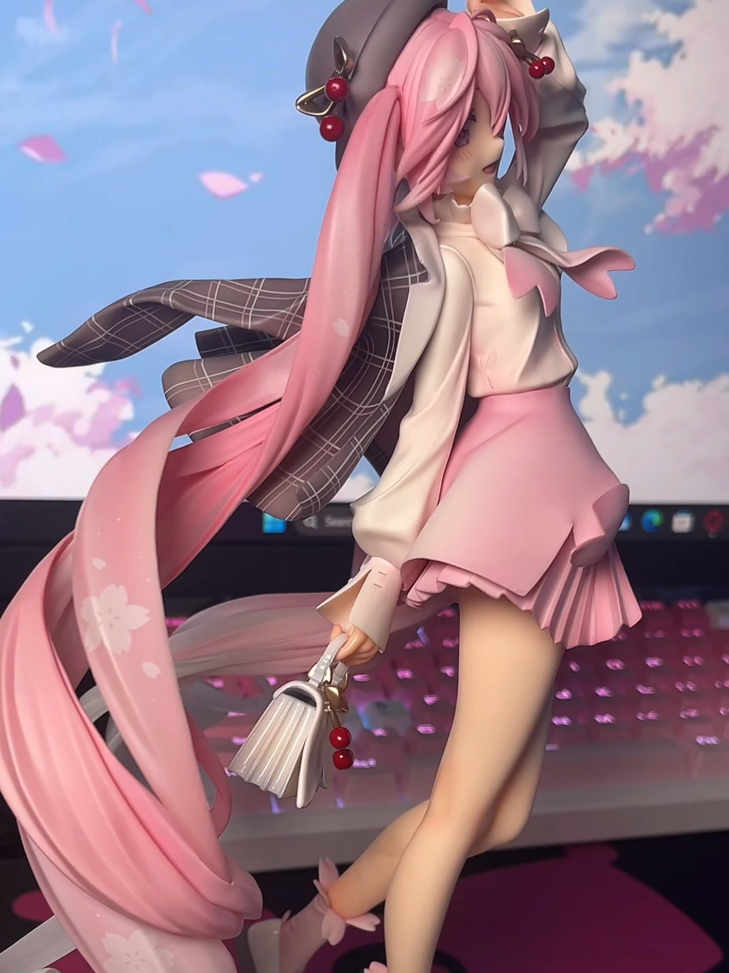 i luv miku and re-evaluating my entire life<3 #hatsunemiku #miku #fypツ #zyxbca #figure #animefigure #mikufigure #sakuramiku #crunchyroll #goodsmile #egirl #altgirl #makeuphack #grunge #pink #gaming #GamingSetup #foryou #funny #foryoupage #clip