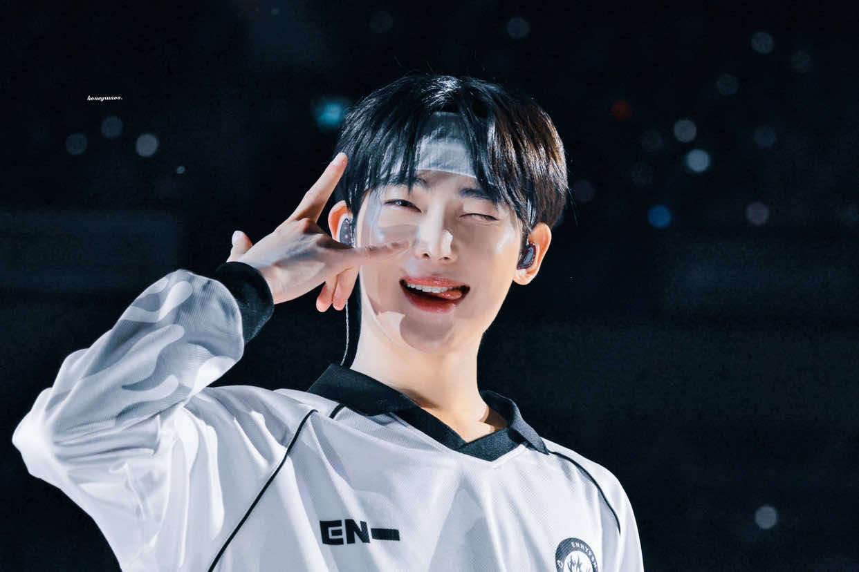sunoo with the jersey 🫶 wait!!! and the headband too!!! 😭💗  cakep banget nu 😍 #sunoo #enhypen #fypシ #xyzbca 