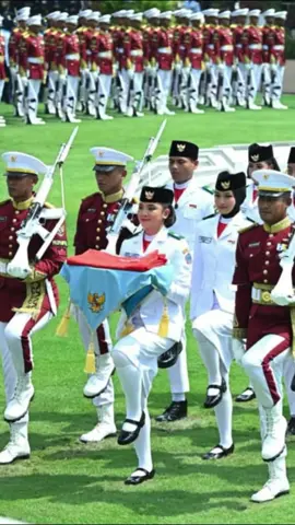 BIKIN MERINDING SAAT SANG MERAH PUTIH DI BENTANGKAN! #paskibraka2025 #hutri80 #cintabaris #capaskatingkatpusat2025 