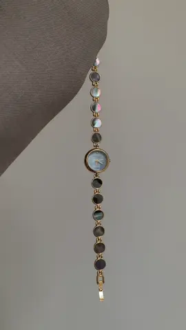 🌷✨💕⌚️#womenwatch #vintagewatch #daintywatch #luxurywatch #watchlover #foryou #fyp 