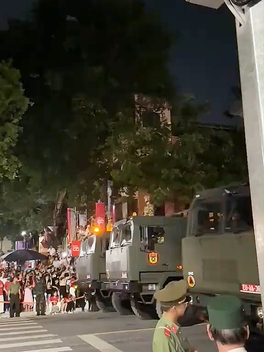Russian, Laotian, and Cambodian honor guards arrived in Hanoi, Vietnam. Vietnam is rehearsing for the military parade on September 2nd. Commemorating the 80th anniversary of the August Revolution and the 80th anniversary of Vietnam's National Day parade. The scale of this military parade has been further expanded, with a total of 11 static formations and 27 marching formations, with a total of 7413 officers and soldiers. Each marching formation consists of 10 columns with 160 people. #A80#Vietnam#vn#military #parade#soldier #top #hot #ViệtNam #Việt #Nam#80th #Nga #Russia#Laotian #Cambodian