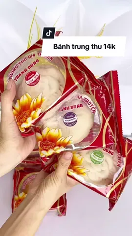 Thèm bánh trung thu lắm rồi, ăn thôi mấy bà. Có 14k 1 cái à #banhtrungthu #banhtrungthuthanhdung #trungthu #trucmeson #ttlk 