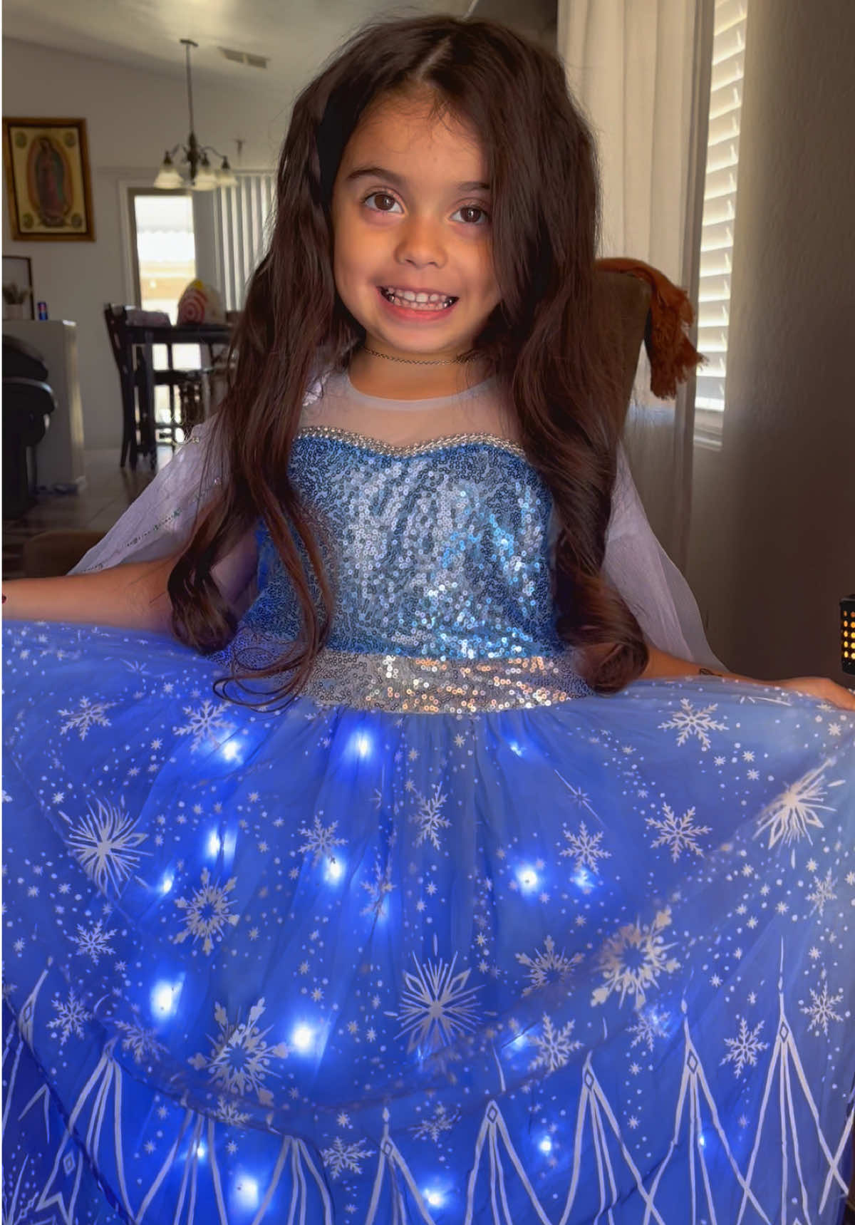 UPORPOR Light Up Girls Halloween Costume #disneyhalloweenoutfit #disneyprincesscostume #disneydress #princessdresses #disneyhalloweencostume 