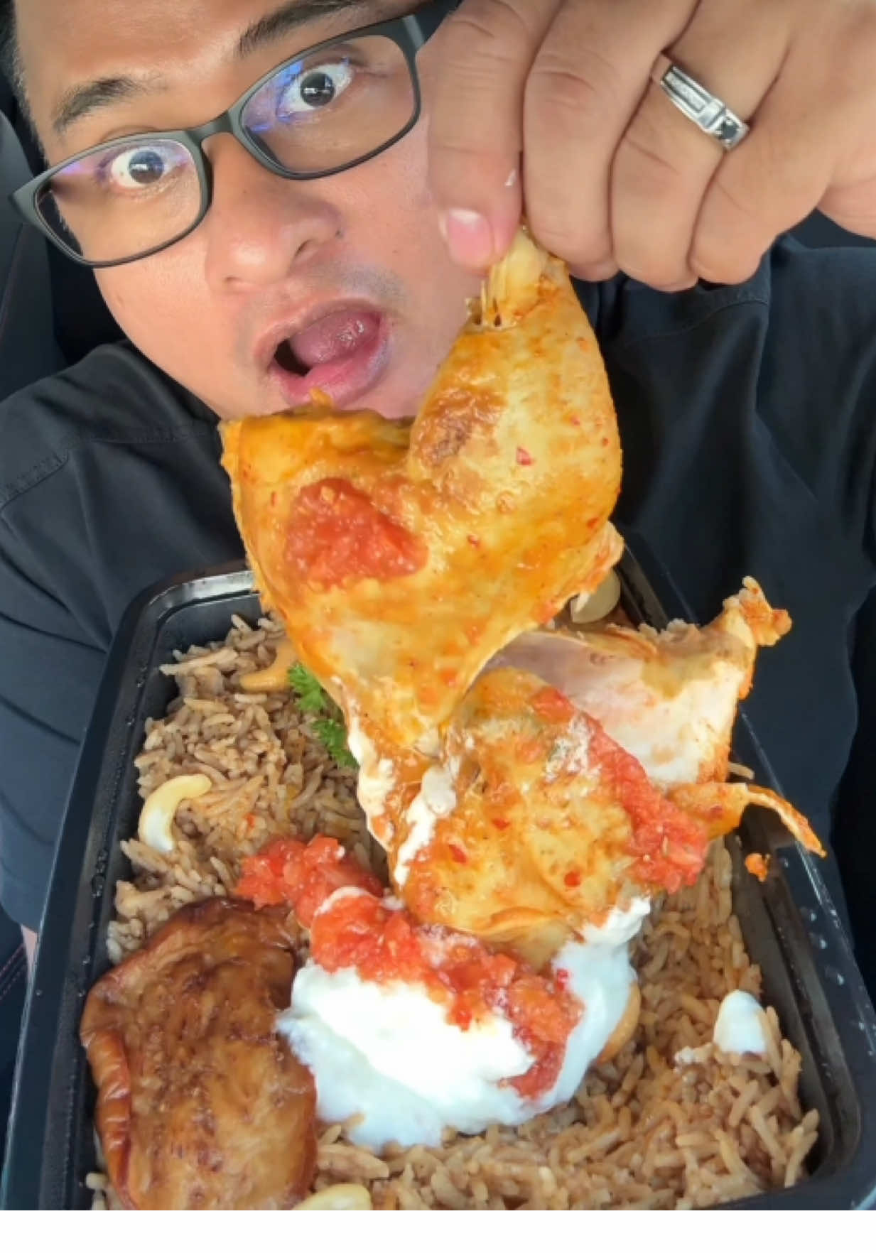 Korang Wajib Cuba Nasi MAKLOUBA ni sedap !  Kalo korang G @damascusmalaysia tolong cuba Nasi Maklouba ni sedap nasi dia, boleh pilih Ayam atau Kambing. 