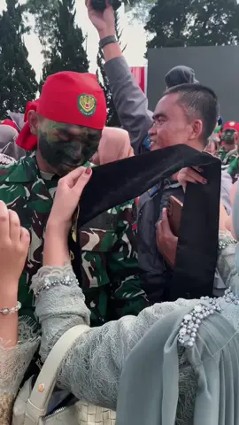 jika badai nya adalah restu dari ibumu aku memilih mengalah....