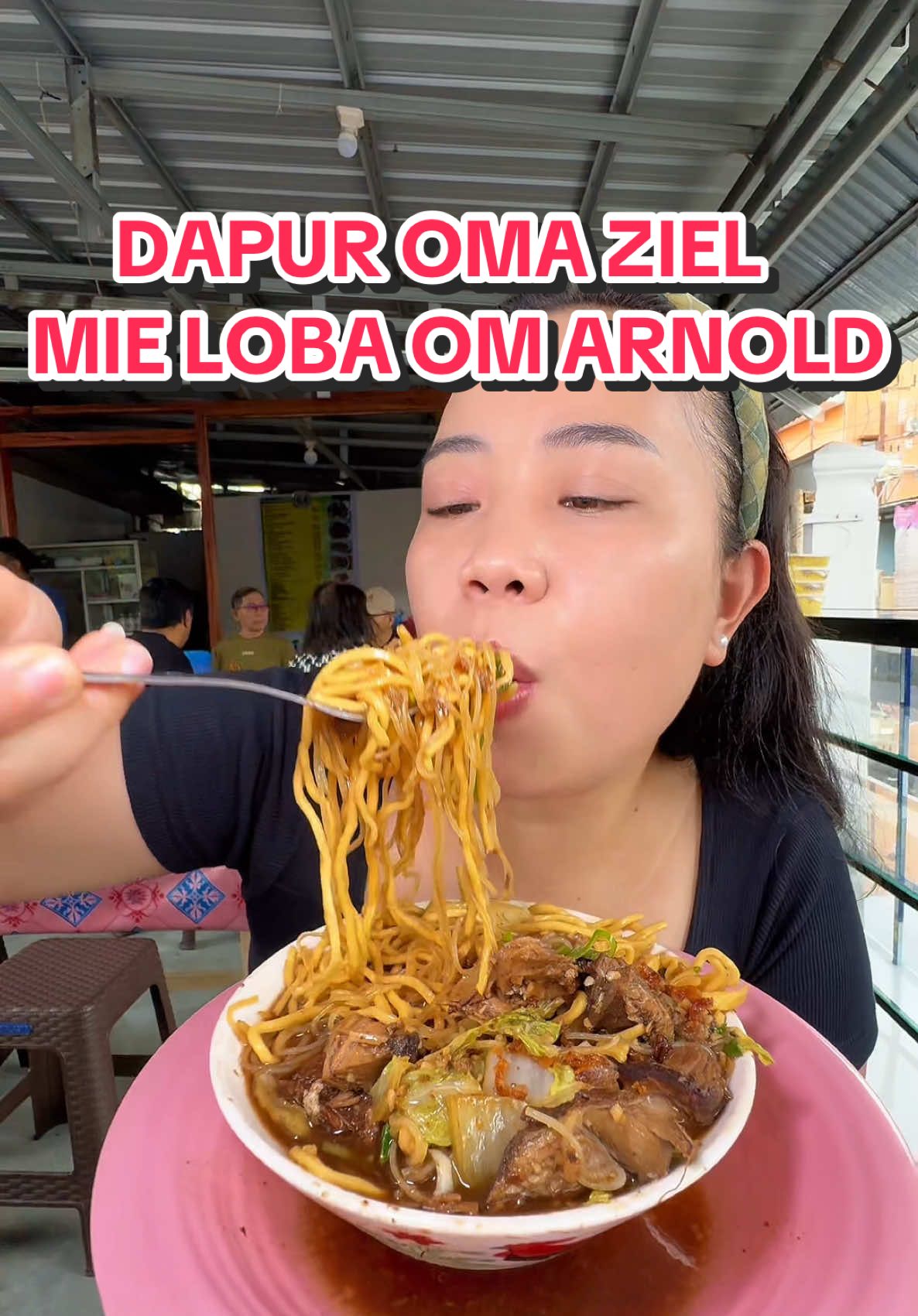 Gaga Komang ini for mo ba Ondo Gergantang.. pecinta Mie Loba deng Depe menu2 Ba Om Arnold.. Mari merapat di Tampa Baru 🤩🤩 📍DAPUR OMA ZIEL MIE BA OM ARNOLD MANADO KRIDA 9 MALALAYANG.. #hiddengemmanado #rekomendasikulinermanado #foodvloggermanado #manadoviral #tampamakangmanado #pasutriaseek #skuyymanjodank 