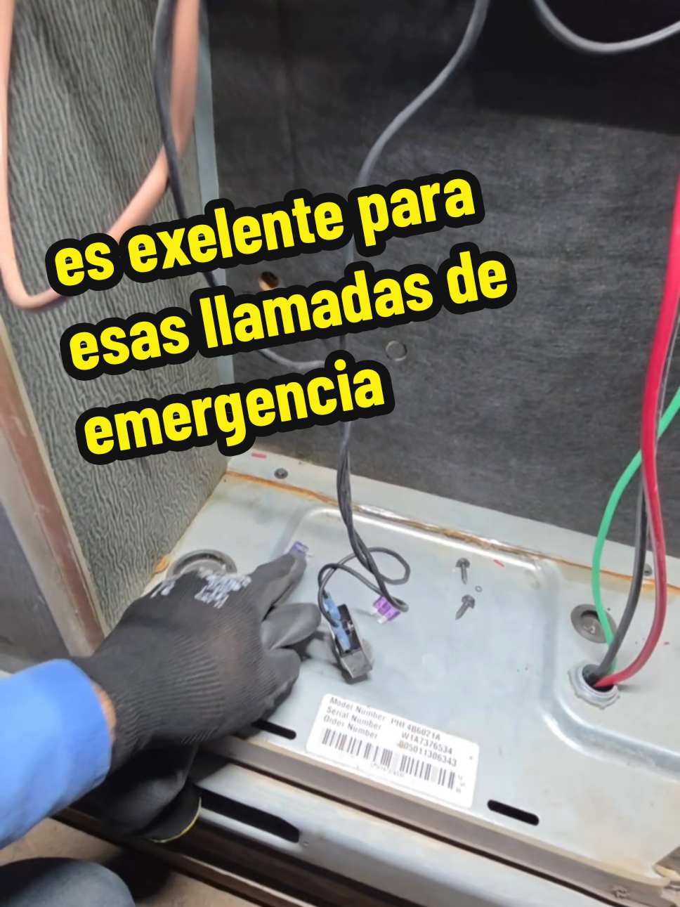 tambien haces trabajos en lugares obscuros? esto te va a servir mucho. #constructionlife #hvac #airconditioning #airconditioner #work 