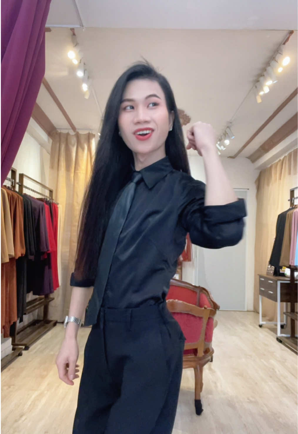 Chiều nhìn qua đầu ngõ.