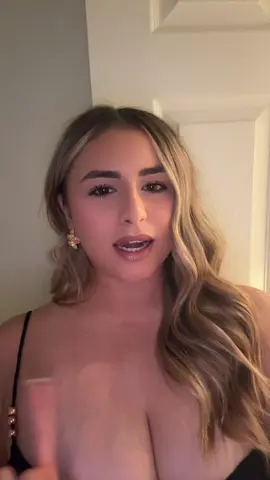 a moment for the earrings 