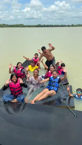 สนุกมากก!! เที่ยวอ่างเก็บน้ำ🏖️🚤💦🦐🐠 จังหวัดสุรินทร์ มาเล่นน้ำที่นี่บ่อยมาก  อาหารอร่อย ราคาไม่แพงด้วย #ไปเที่ยวกัน #ห้วยระไซร์ #ห้วยระไซร์สุรินทร์ #สุรินทร์ #อ่างเก็บน้ําห้วยระไซร์ 