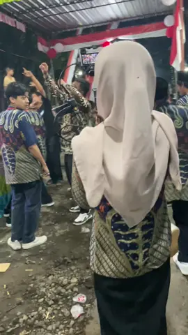 Sinoman putri cantik ngamera