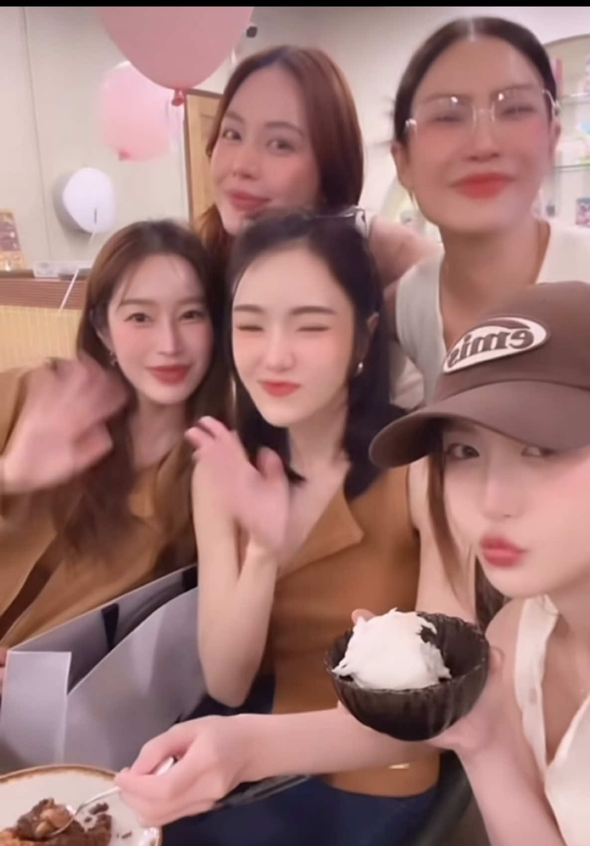 สาวๆบ้านใบสวยออร่าทุกคน😍✨ #ฐิสา #ฐิสาวริฏฐิสา #thivaritthisa #thisavaritthisa #เจนนี่ชยิสรา #เจด้าศรัณย่า #เนยปภาดา #มายด์ณภศศิ #นุ่นสุทธิภา #tiktok #fyp 