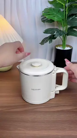 🍲 Kettle + Pot in One – Perfect for Family Trips 🍼 Safe for baby – no more using hotel kettles of unknown hygiene 🍳 Multi-use – make milk formula, boil eggs, cook noodles ✨ 316 stainless steel liner – durable & safe for food 📏 Foldable & compact – hidden cord + storage bag for easy packing 🔌 Dual settings – boil water or keep warm, super convenient on trips #TravelEssentials #MomLife #PortableKettle #BabyTravel #SmartLiving