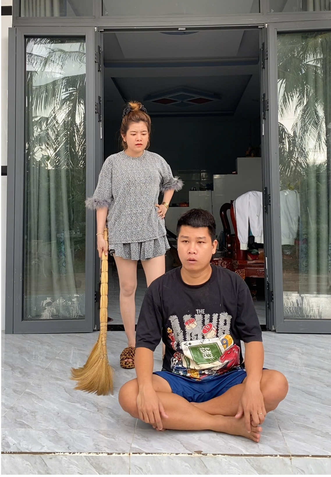 Hên ông cố nội đi kịp !!! @Trần Thị Mộng Tuyền 