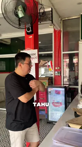 sharing sama team supaya ngerti kalau jadi owner itu ga selalu enak. saya pernah karyawan 4 tapi omset cuman 50 ribu sehari. mungkin ada lawan yang lebih sedih? 