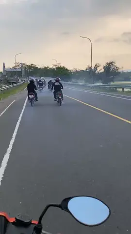 Tanda hadir two stroke pacitan expedisi merah putih🙌🏻#twostrokeparades #squadbleyerpacitan #pacitan24jam #expedisimerahputih #fyppppppppppppppppppppppp 