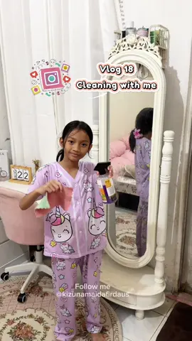 Weekend vibes = beberes kamar bareng 🧹💜 Bikin kamar jadi lebih bersih, hati juga ikutan happy ✨ Siapa di sini yang suka beberes juga? 👇” “Jangan lupa follow biar gak ketinggalan vlog selanjutnya ya 💕 @kizunamaidafirdaus” #DailyVlog #CleaningVlog #CleaningWithMe #VlogAnak #BeberesKamar #RapiItuHappy #KidsVlog #DailyRoutine