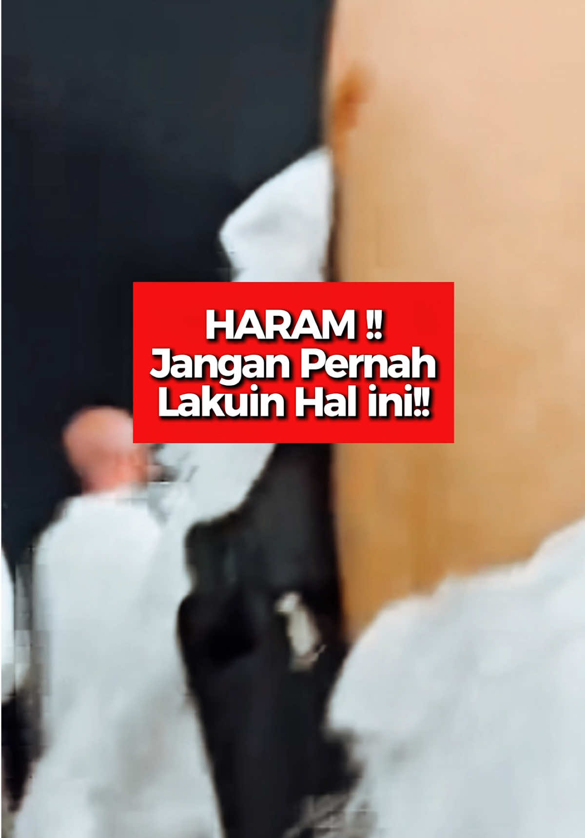 Hajar Aswad adalah simbol yang memiliki makna spiritual mendalam dalam Islam. Berbagai hadits tentang Hajar Aswad menunjukkan keistimewaannya sebagai bagian dari ibadah haji dan umrah. Namun, memahami aturan yang menyertainya sama pentingnya untuk menjaga kesakralan ibadah ini. #hajaraswad #kabah #umrah #Umroh #fypシ゚ 