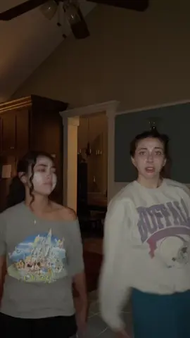 it's facemask o'clock on a Friday night @✩ Bella ✩ #besties #friday #brunomars