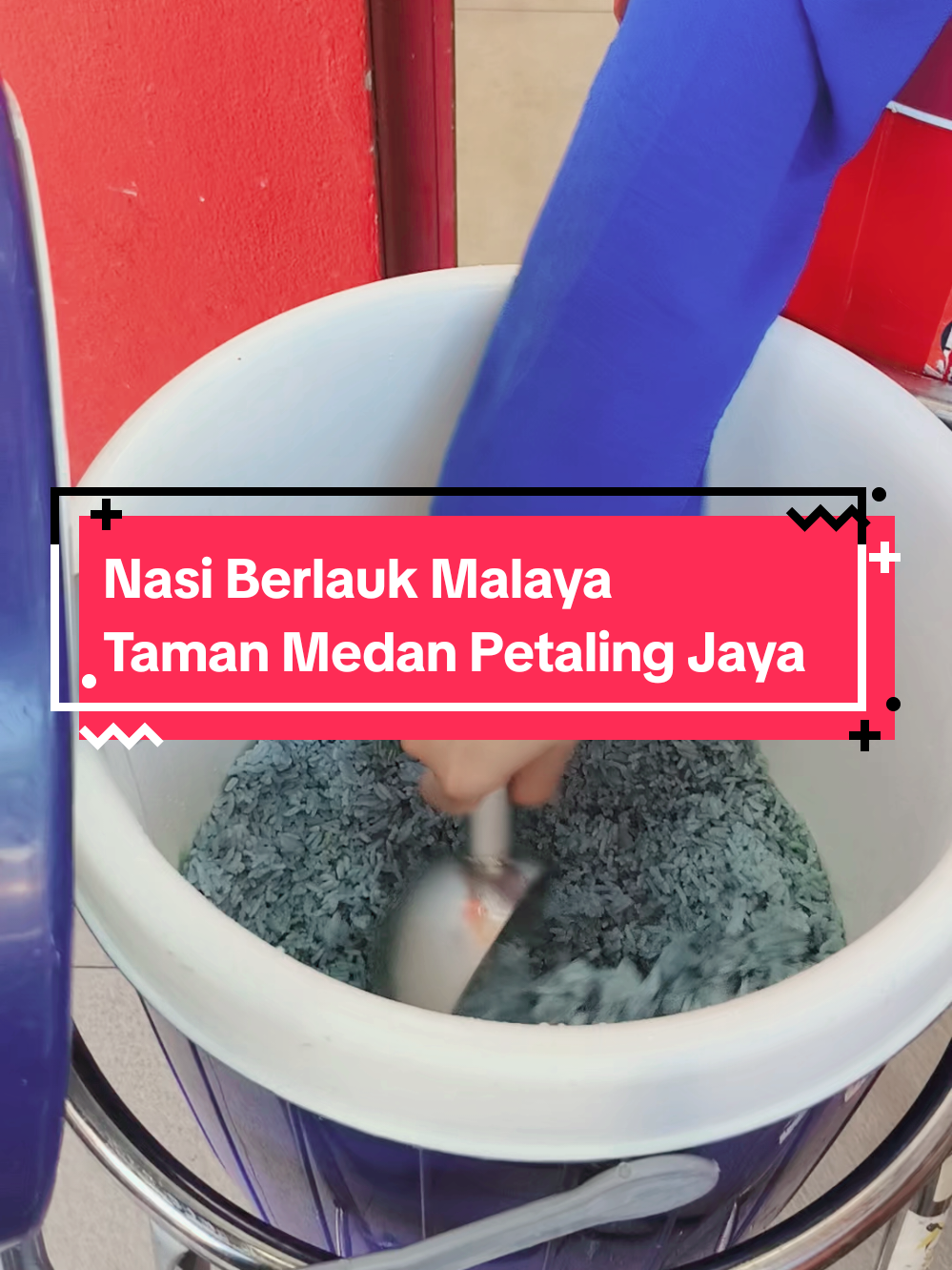 Selamat datang ke Nasi Berlauk Malaya, Taman Medan Petaling Jaya! Kami sajikan nasi dagang, nasi kerabu, nasi lemak, nasi berlauk, gulai ayam, daging, kambing, ikan tongkol, kerutuk daging, lontong, bihun goreng, laksam, laksa dan kuih-muih tradisi. Dibuka setiap hari 7 pagi hingga 2 petang. Terima kasih dari Kunyet-Kunyet Malaya, Taman Medan Petaling Jaya! #JuscikRoses  #NasiBerlaukMalaya  #NasiDagangMalaya  #NasiKerabuMalaya  #KunyetkunyetMalaya 